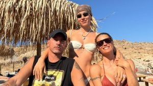 La reunion dei Ramazzotti-Hunziker: i look di Eros, Aurora e Michelle
