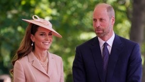 Vacanze di lusso per William e Kate, è polemica