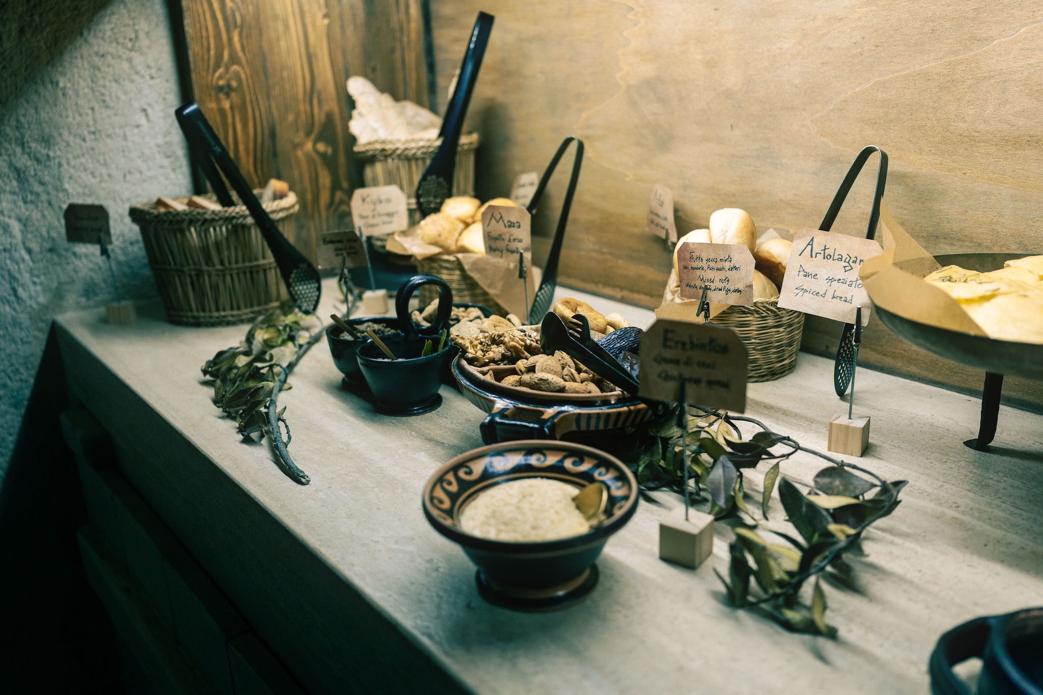 Una parte del buffet della colazione del Moyseion di Matera