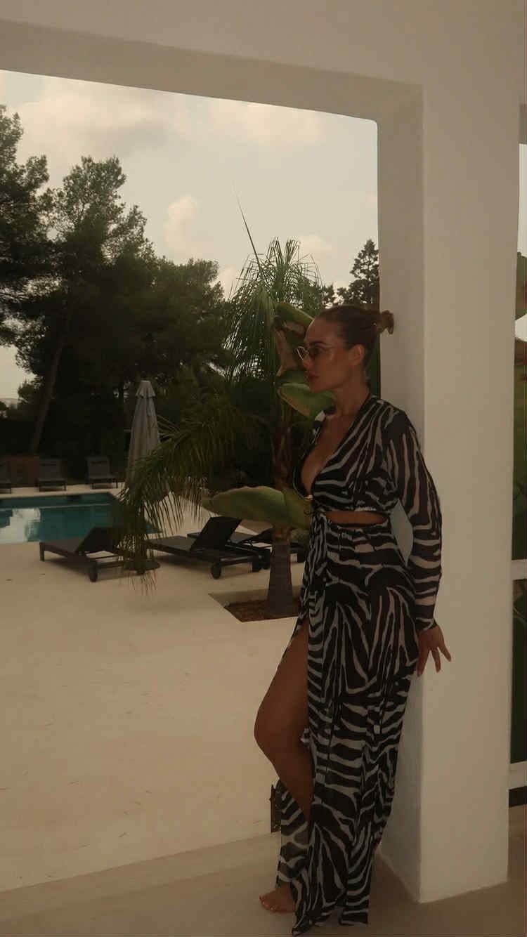Ilary Blasi con l’abito animalier