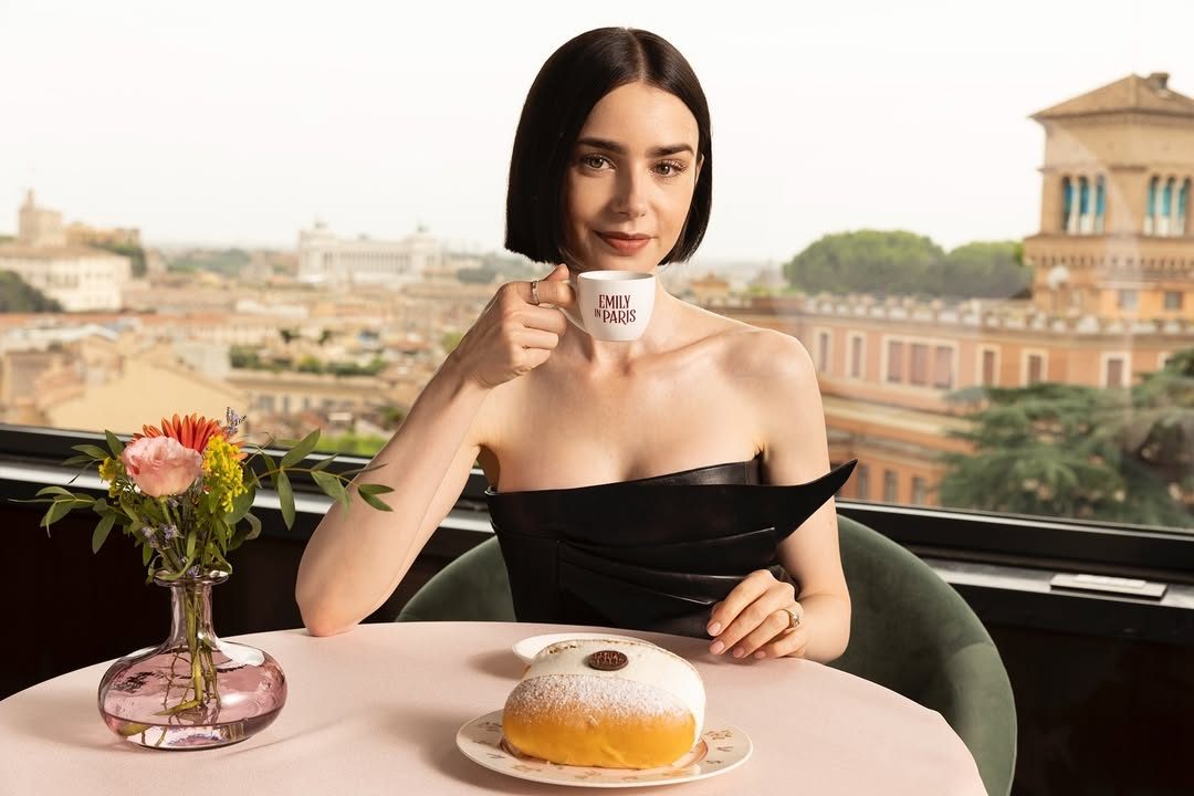 Emily in Paris cerca comparse a Venezia: casting aperti solo a donne taglia 38 di bell'aspetto
