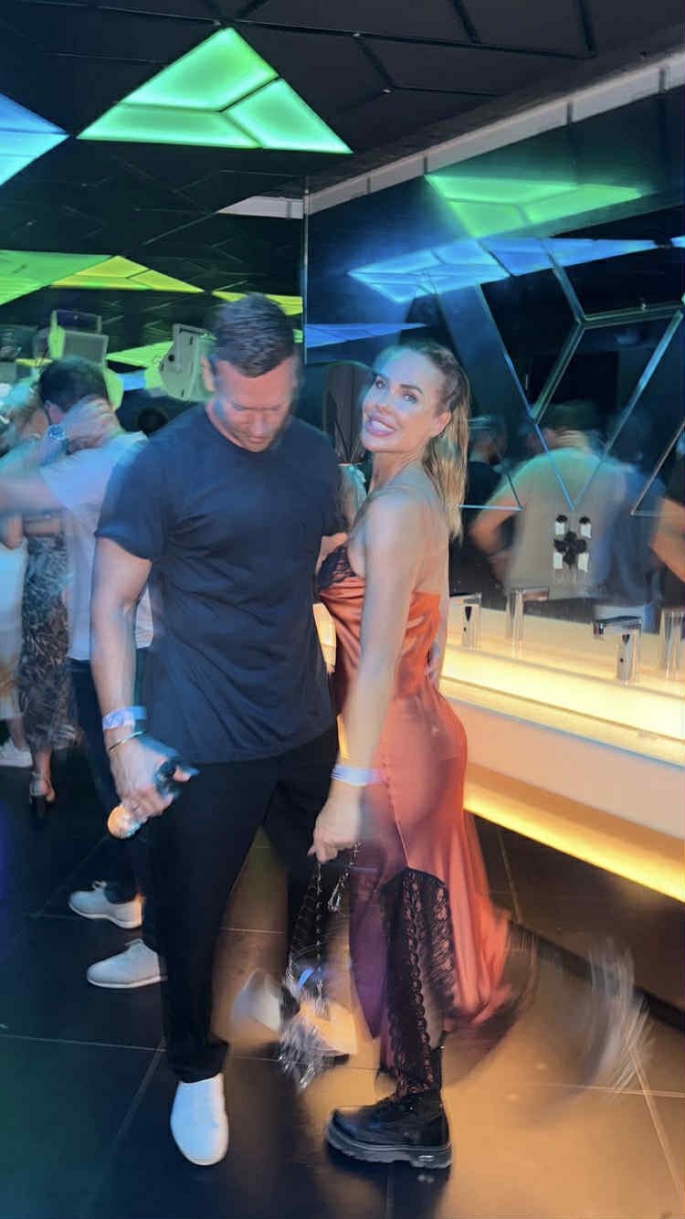 Il look da discoteca di Ilary Blasi