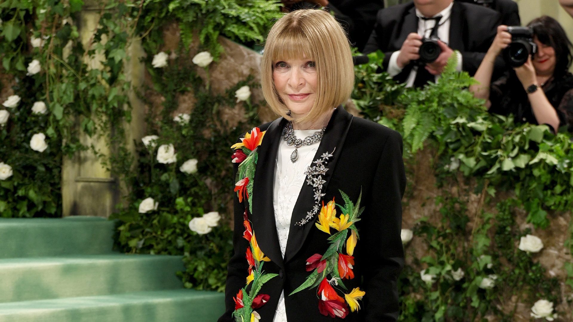 Il Diavolo veste Prada diventa realtà: Anna Wintour cerca un assistente (pagato 125 mila dollari)