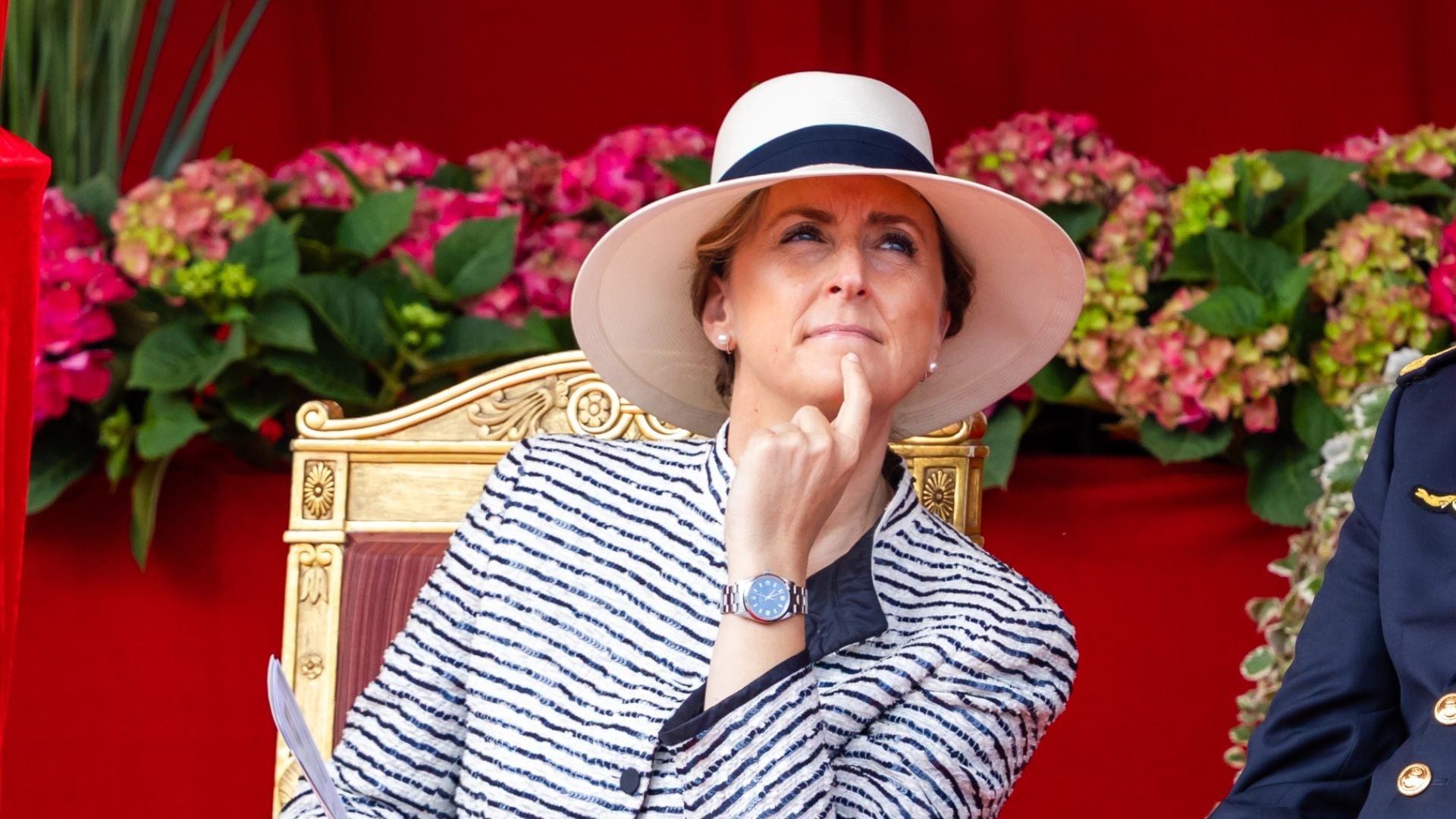 Claire del Belgio è la vera regina del riciclo: perché indossa solo i vestiti della suocera