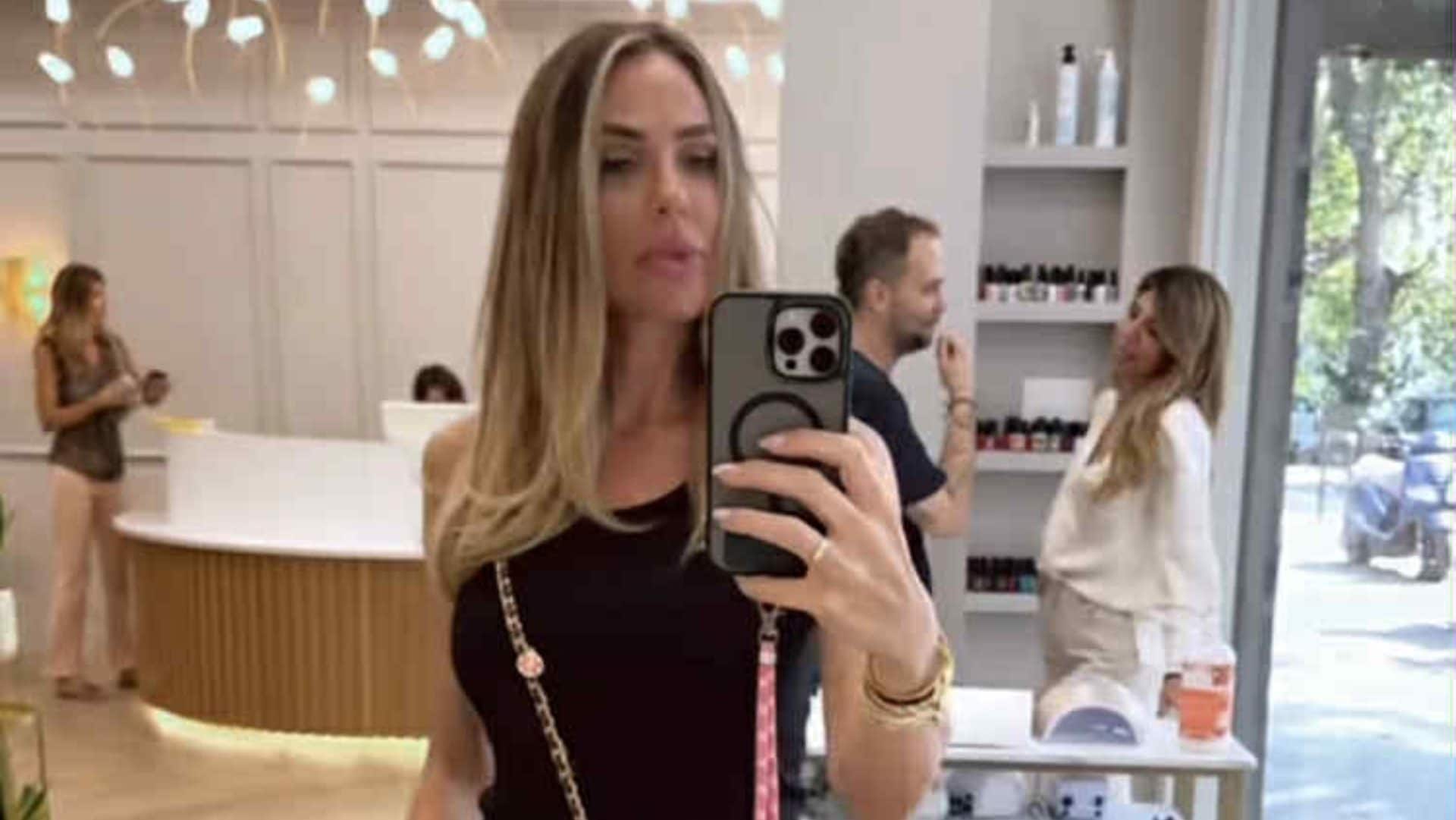 Ilary Blasi dal parrucchiere dopo le vacanze: anticipa l'autunno con le ciocche bionde