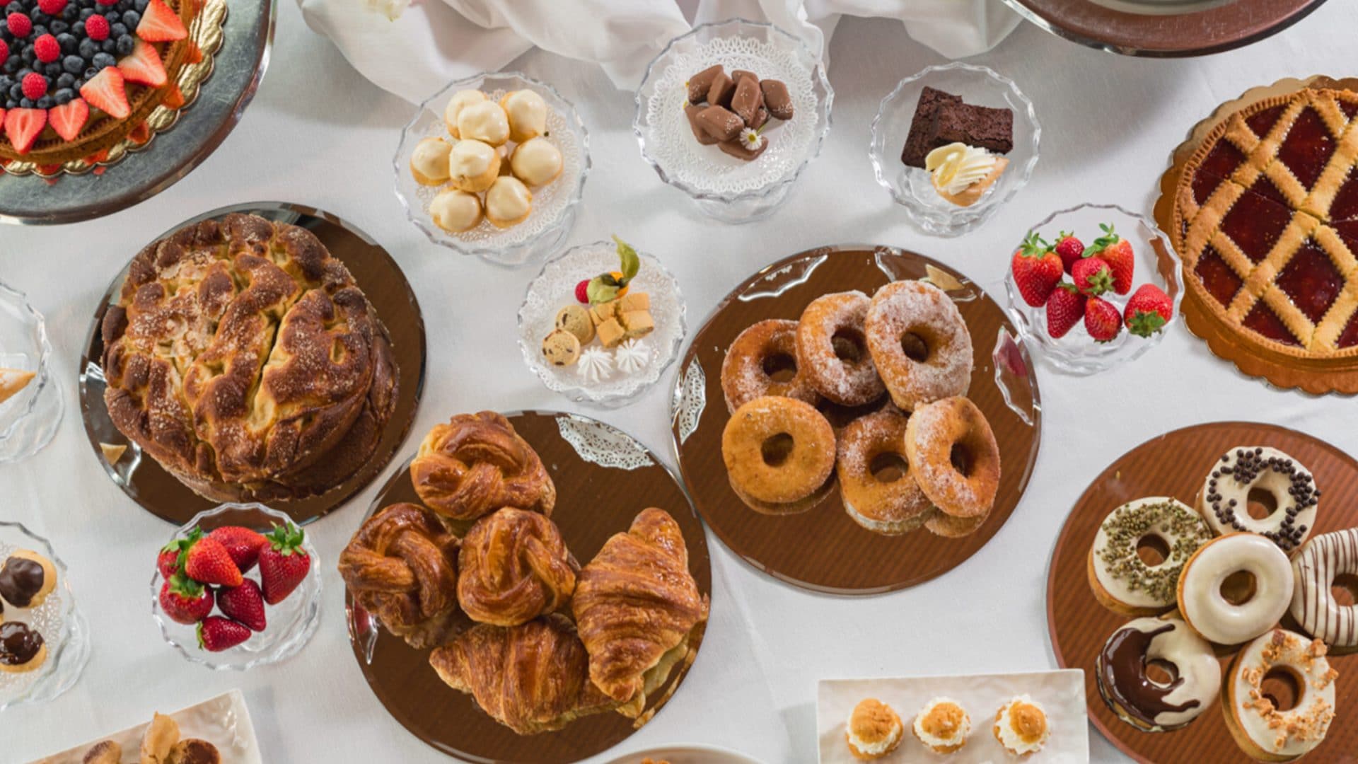 Le 5 migliori colazioni in hotel d'Europa, la classifica del travel creator: "La preferita a Matera"