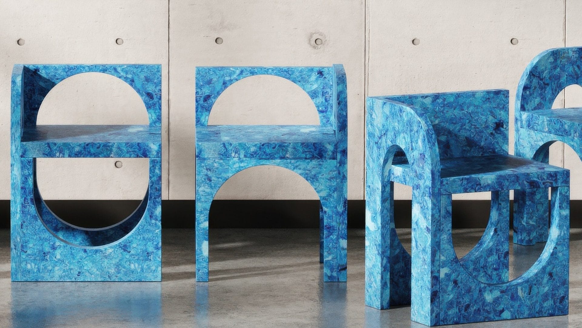 Addio legno e truciolato, i mobili del futuro saranno fatti con jeans e suole di scarpe usate