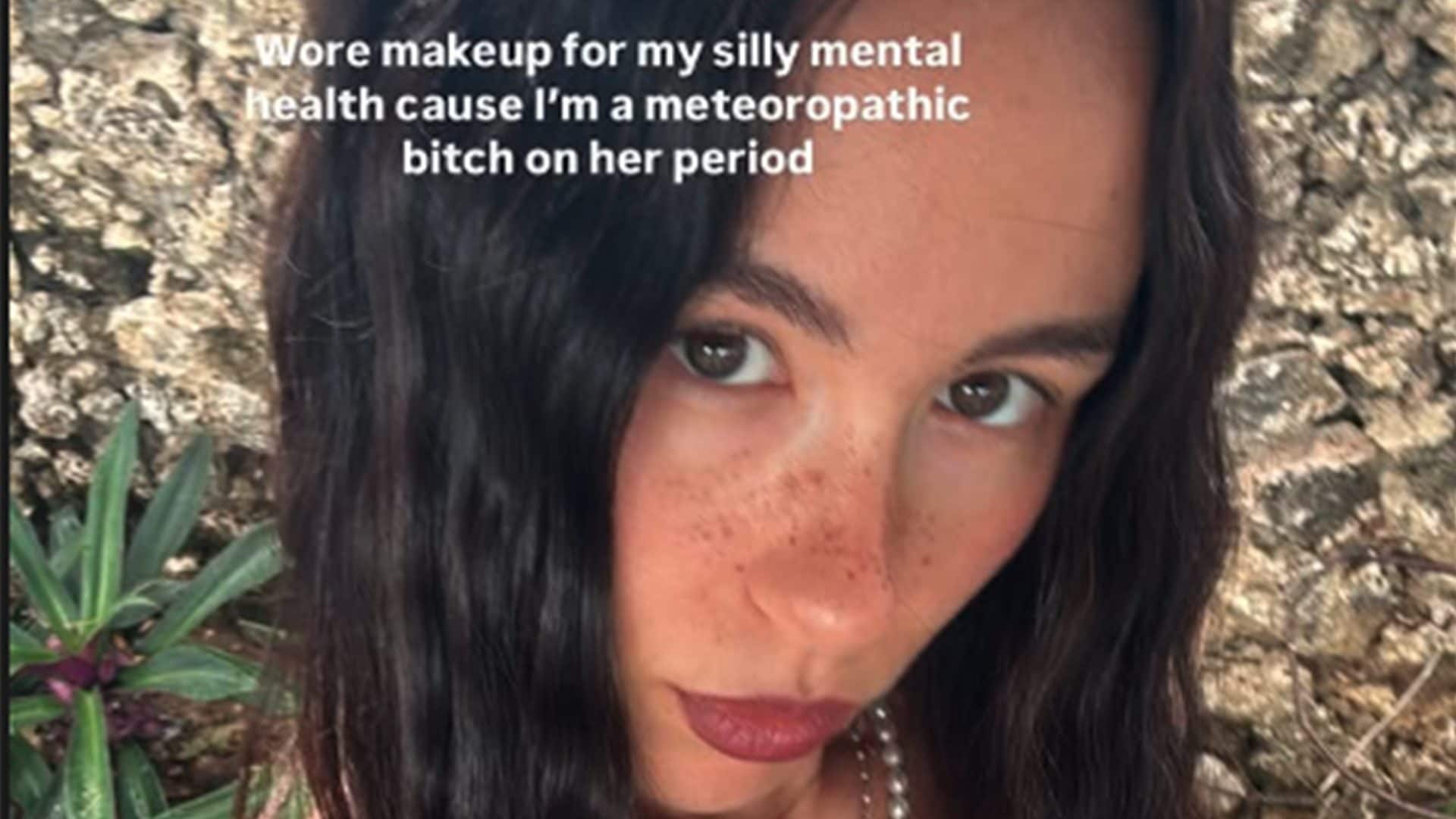 Aurora Ramazzotti una di noi, make-up per risollevare l'umore: "Sono una meteoropatica col ciclo"