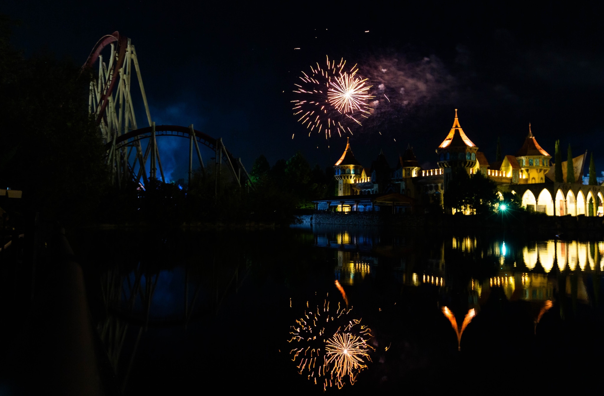 Mirror, MagicLand Fun Festival