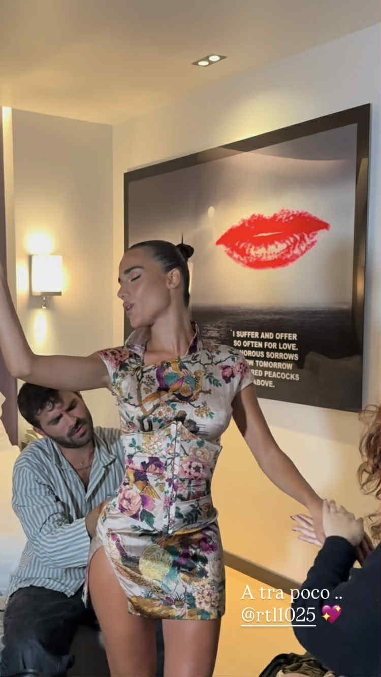 Il look di Clara all’RTL 102.5 Power Hits Estate 2025
