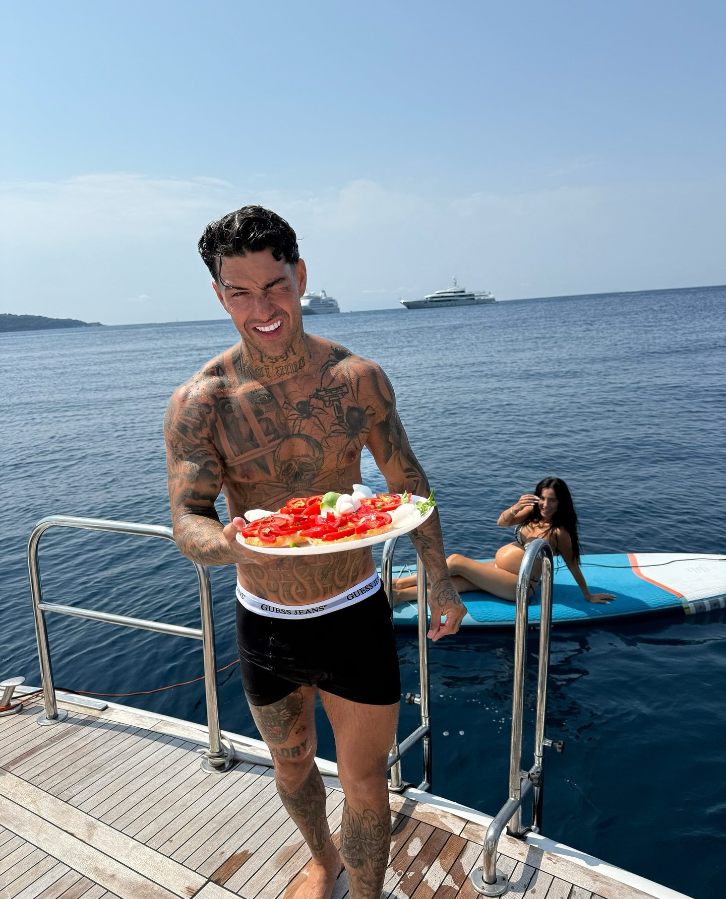 Tony Effe in vacanza con Giulia De Lellis