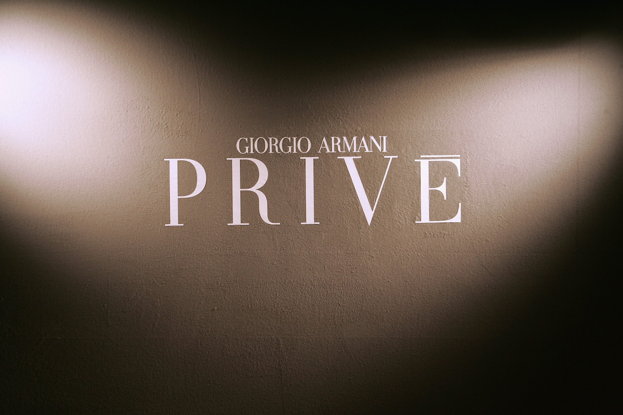 Il logo di Armani privé