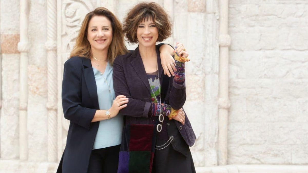 Carla Signoris (Milla) e Veronica Pivetti (Evelina)