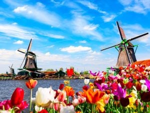 Zaanse-Schans-paesi-bassi-300x225.jpg