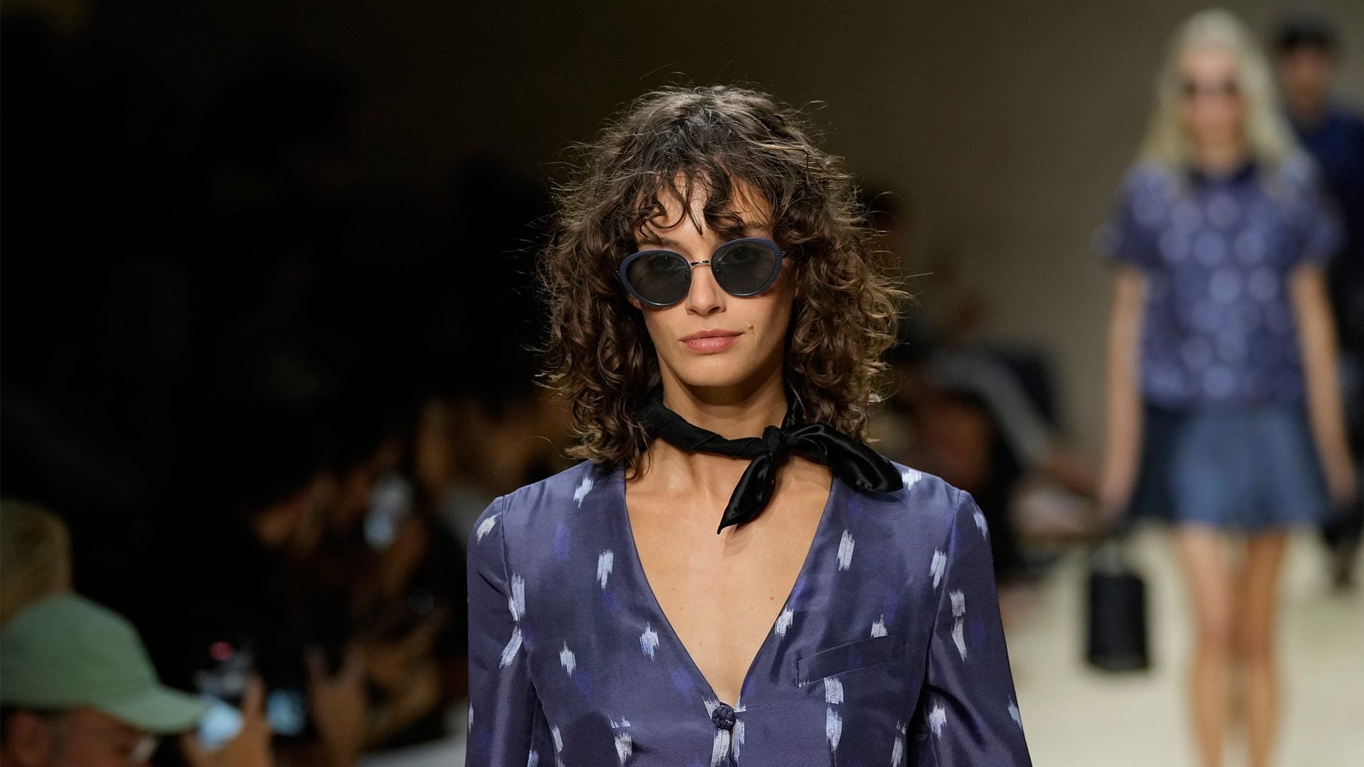 La prima sfilata senza Armani: nessuno stilista in passerella per i saluti finali