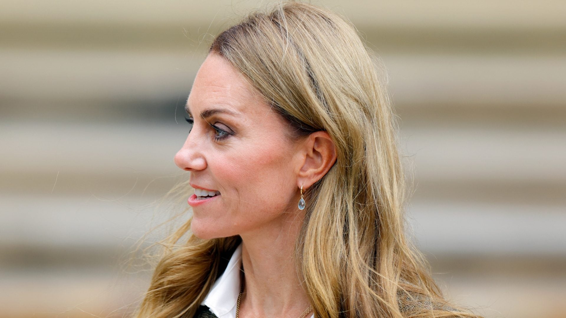 Perché Kate Middleton è finita al centro delle polemiche per i nuovi capelli biondi