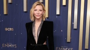 Cate Blanchett rende omaggio a Giorgio Armani