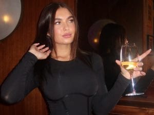 chanel-totti-dark-lady-300x225.jpg