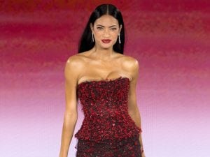 elodie-sfilata-l-oreal-paris-omaggio-moda-italiana-300x225.jpg