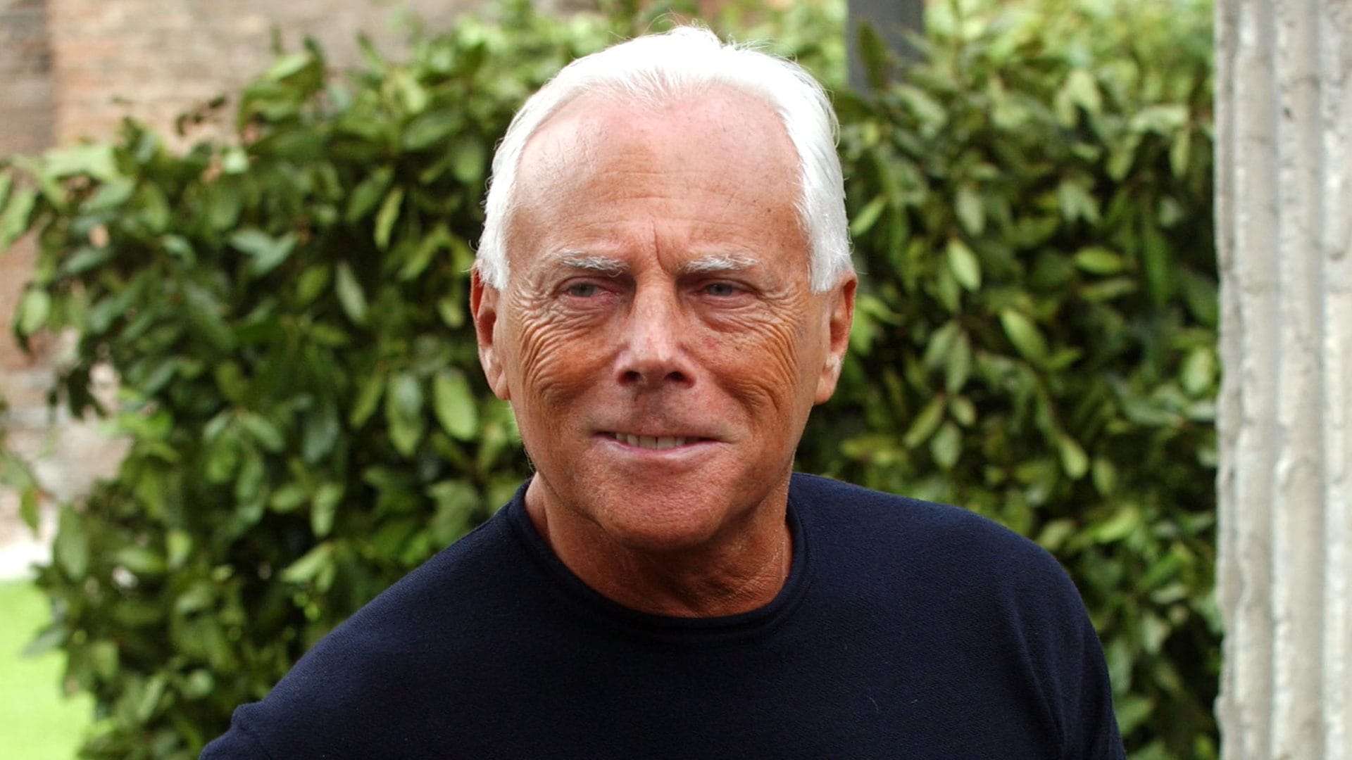 Giorgio Armani, il Governo potrebbe impedire di vendere l'azienda all'estero: cos'è il golden power