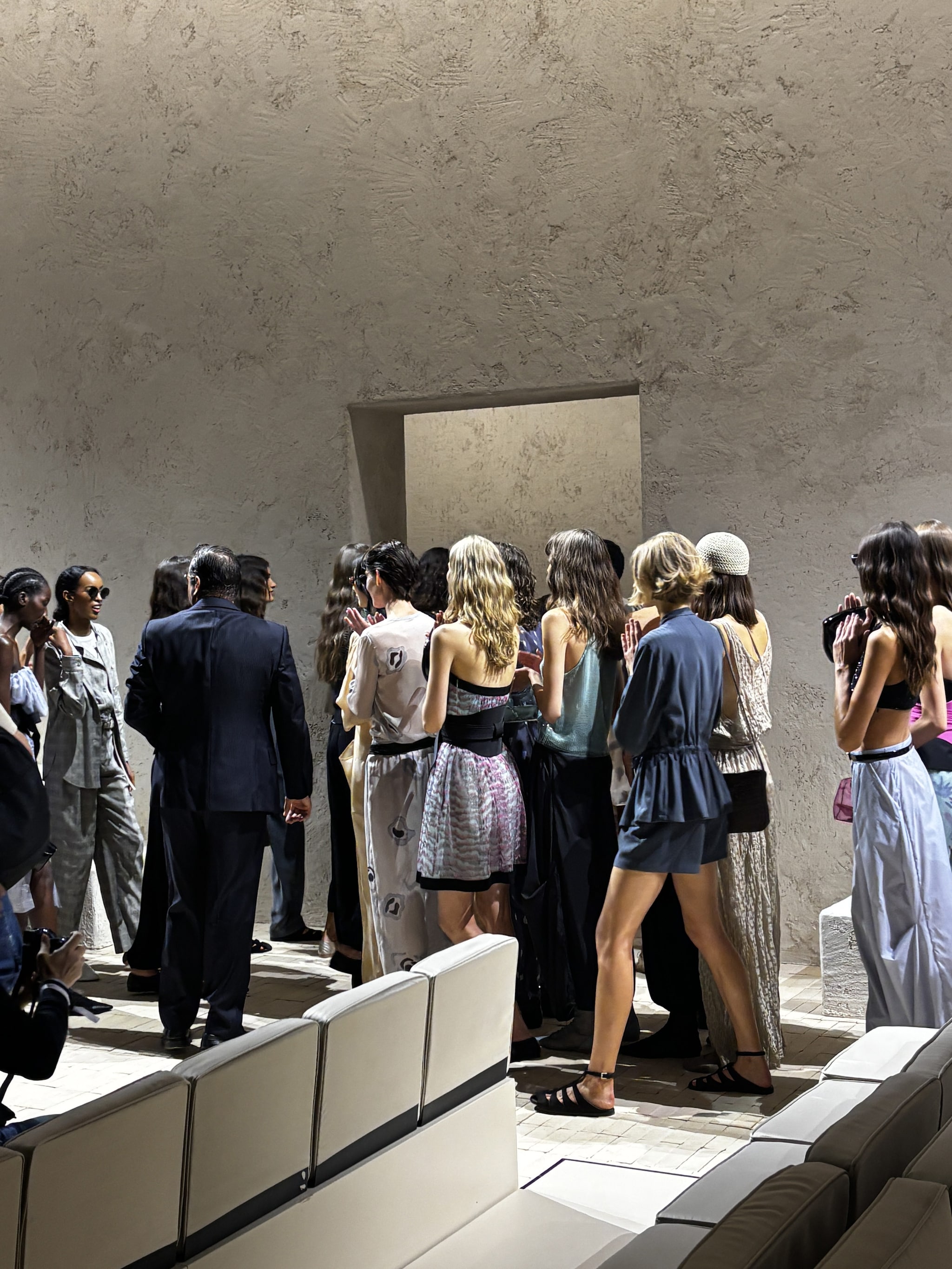Le modelle al termine della sfilata