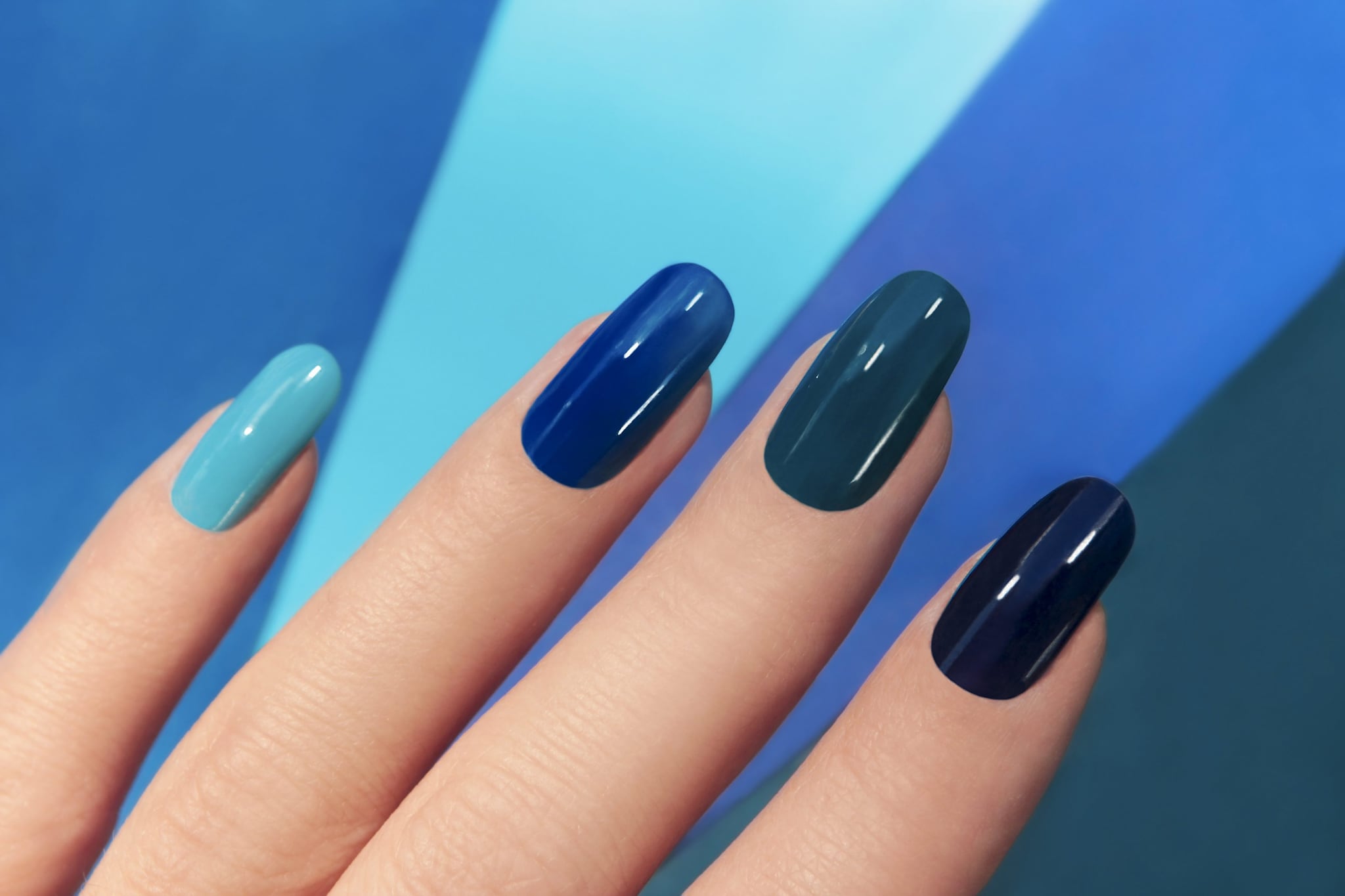 Manicure a contrasto