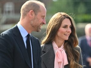 kate-middleton-camicia-bon-ton-rosa-300x225.jpg