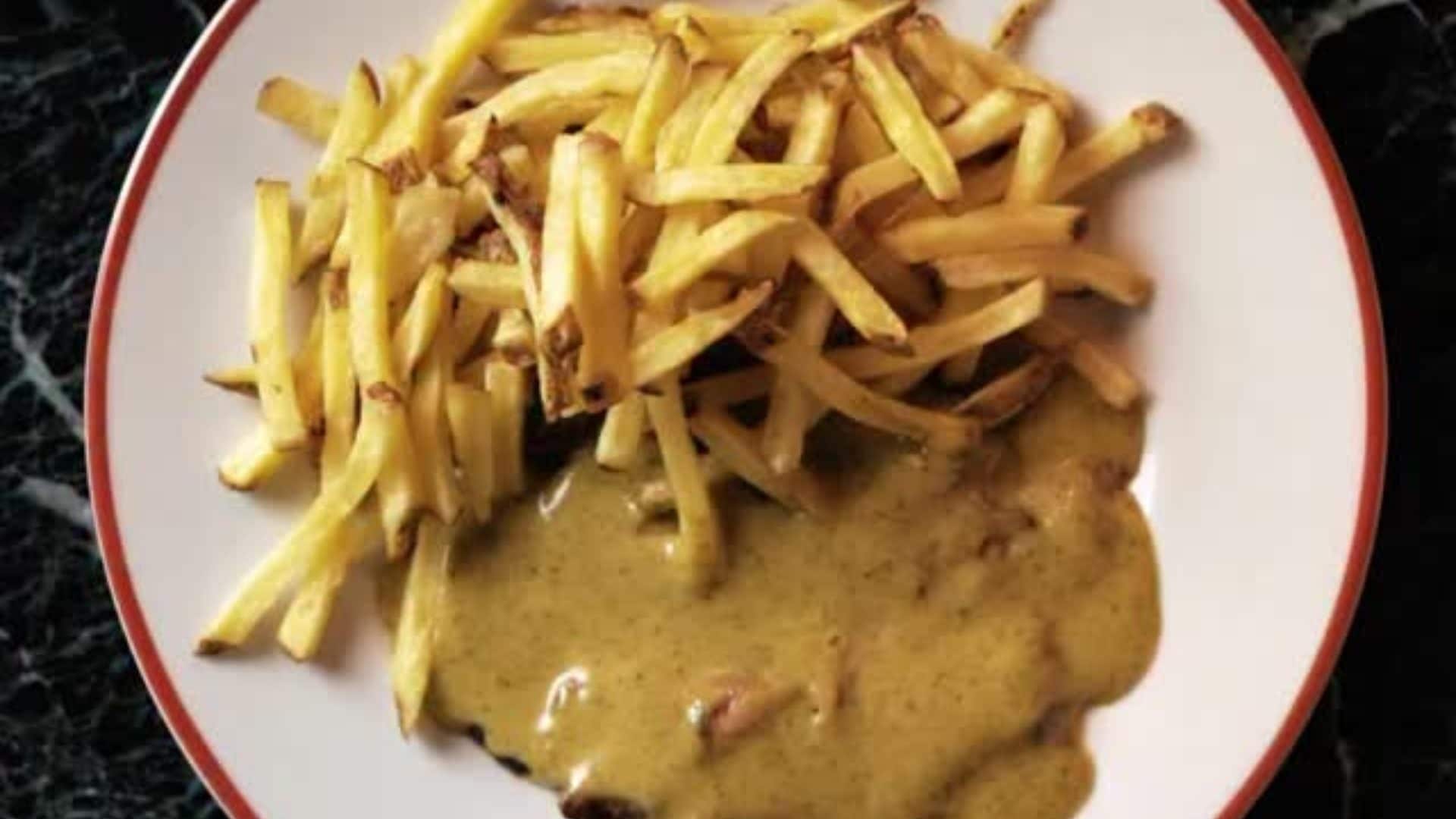 Il ristorante con un solo piatto nel menù apre a Milano: come funziona e quanto costa