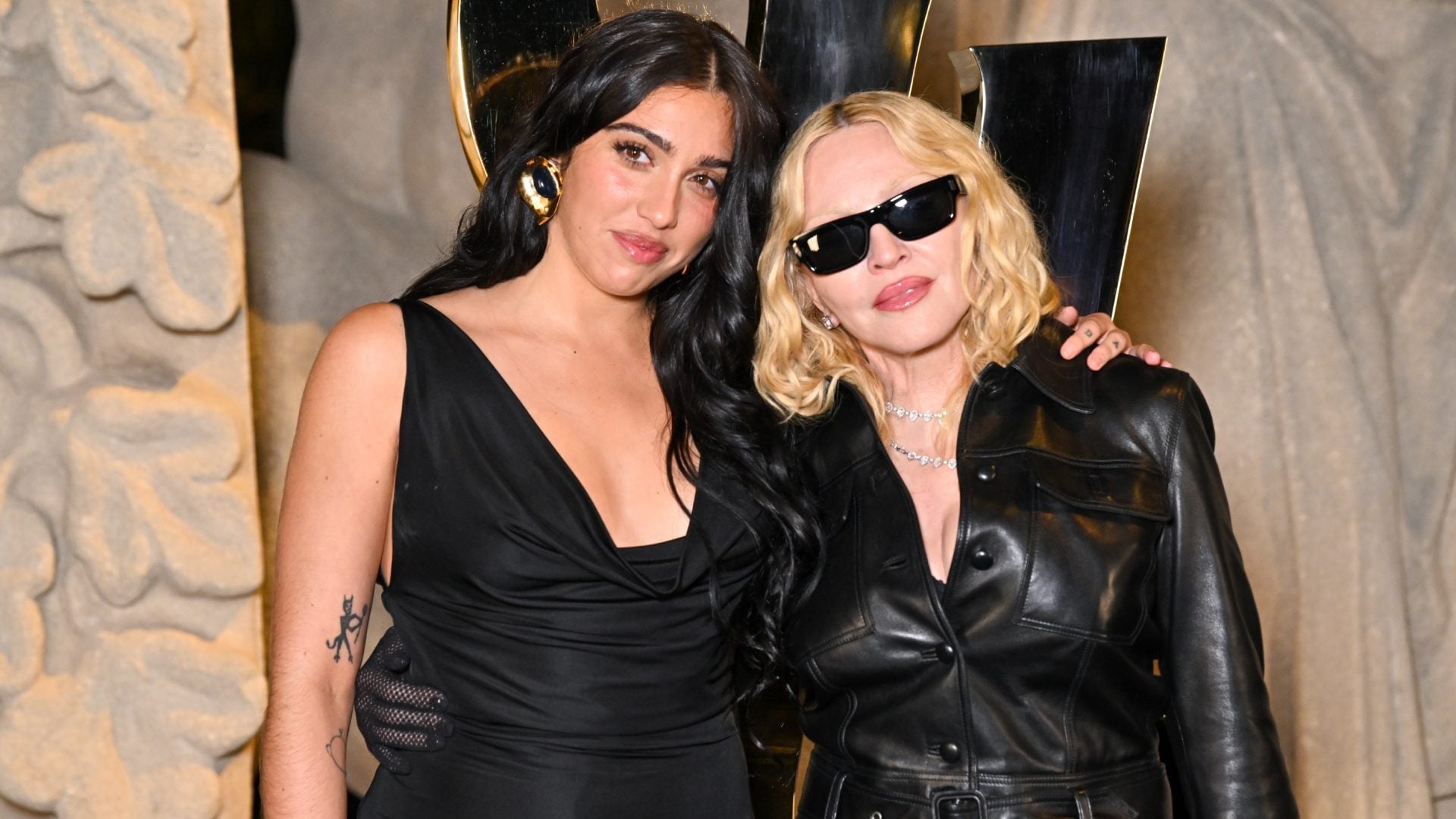 Madonna e Lourdes Leon Ciccone insieme a Parigi: mamma e figlia sono iconiche coi tubini coordinati