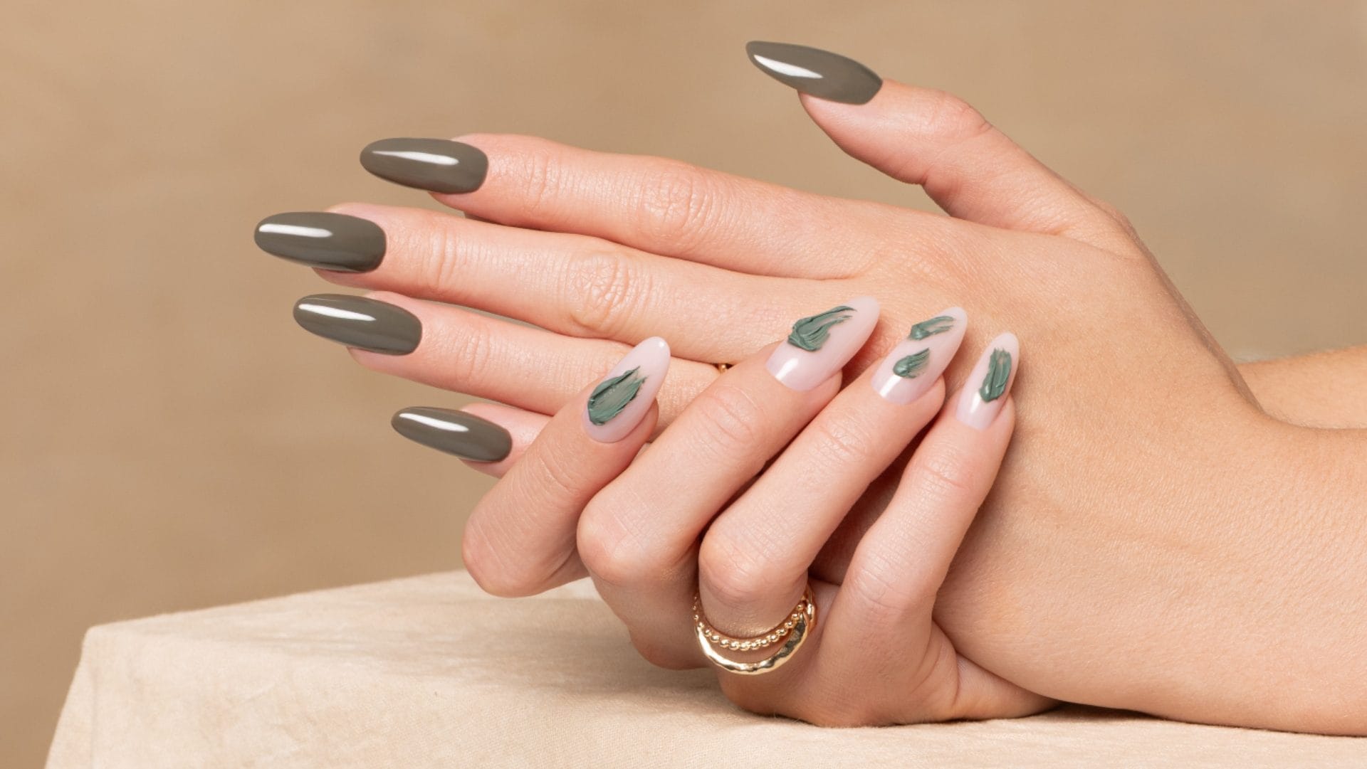 Smalti di tendenza per l'autunno 2025: quali sono le manicure più facili da realizzare a casa