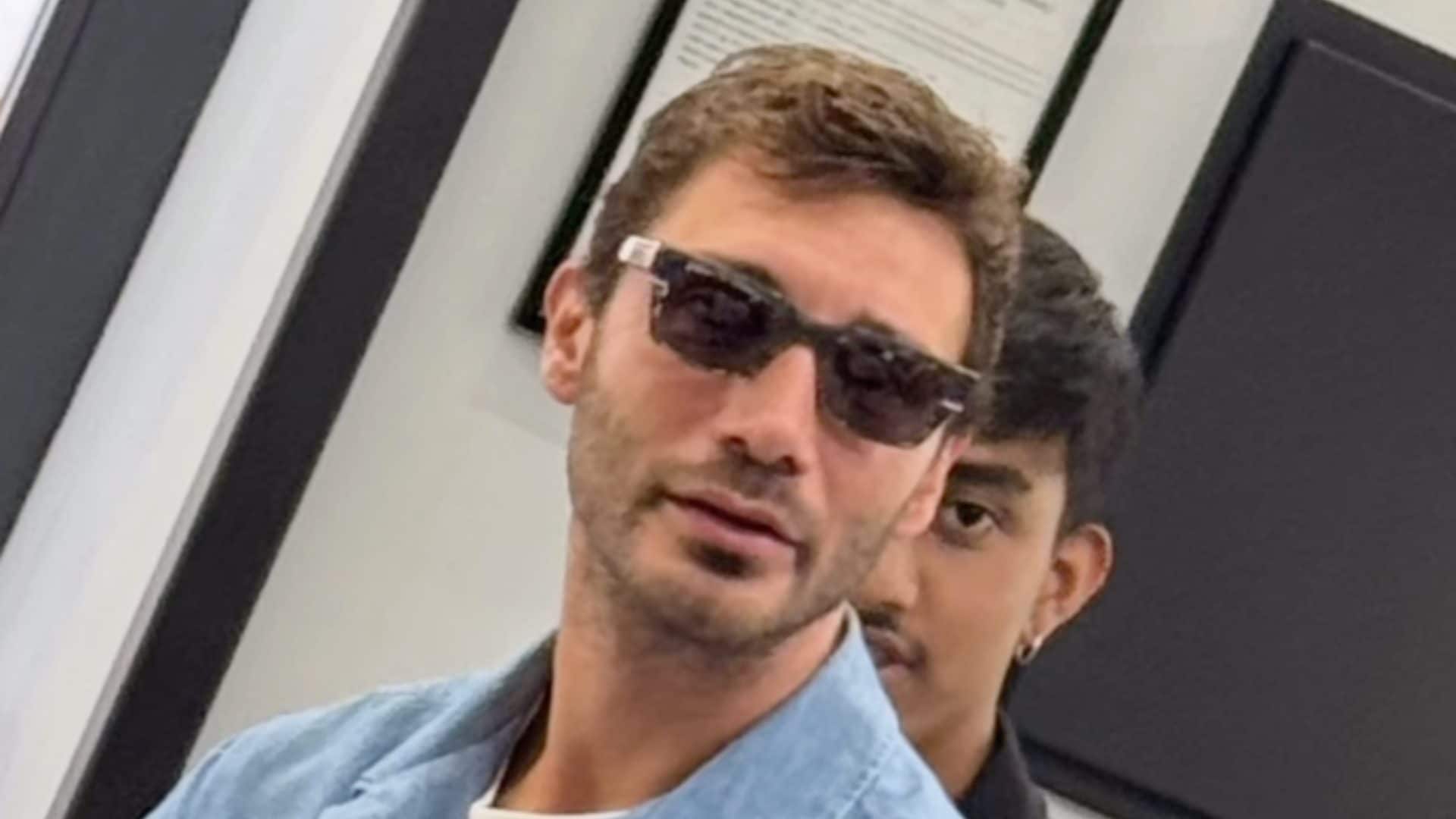 Stefano De Martino cambia look: per l'autunno sceglie il taglio graduato