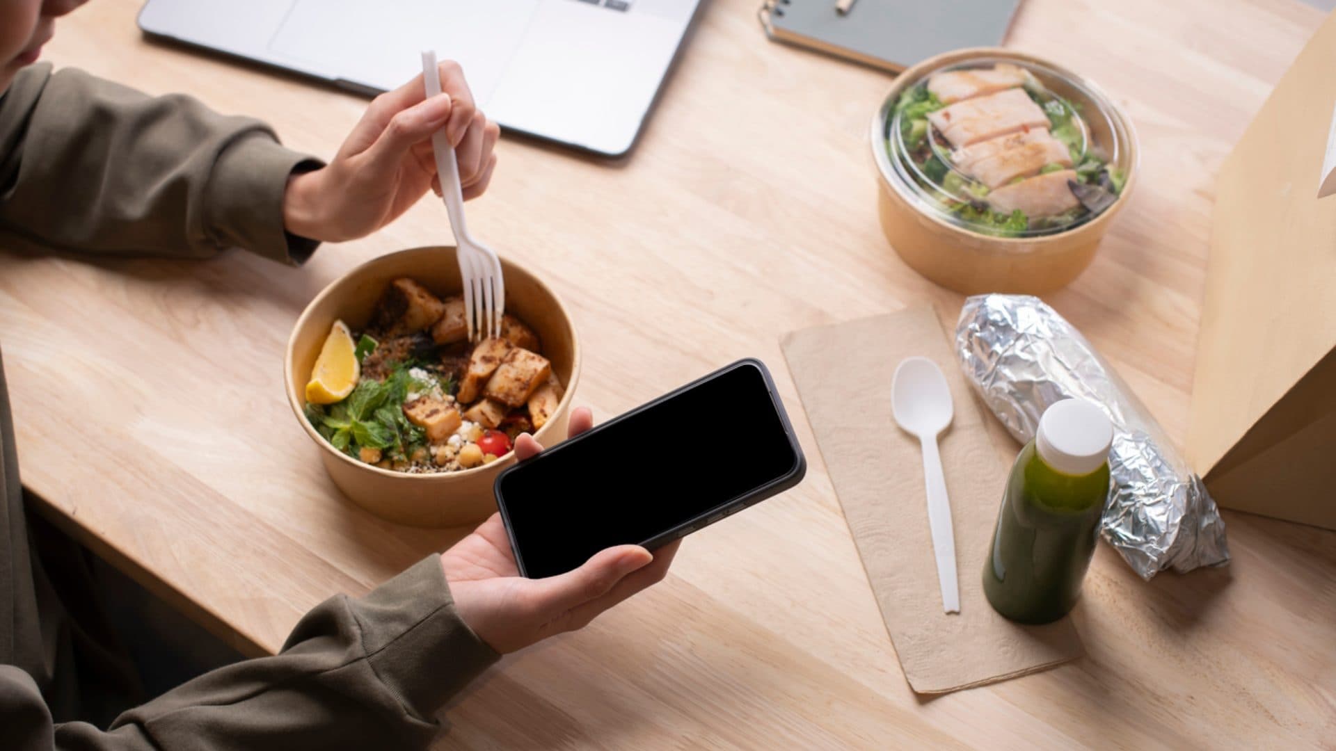 Pranzi al sacco da portare a scuola e a lavoro: i consigli della chef per piatti salutari e veloci