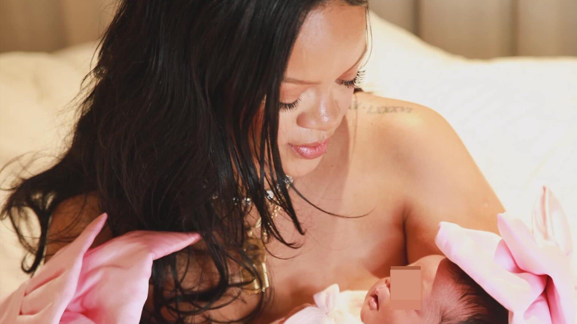 Rihanna è mamma per la terza volta: rivela il nome della figlia col ciondolo da oltre 6mila euro