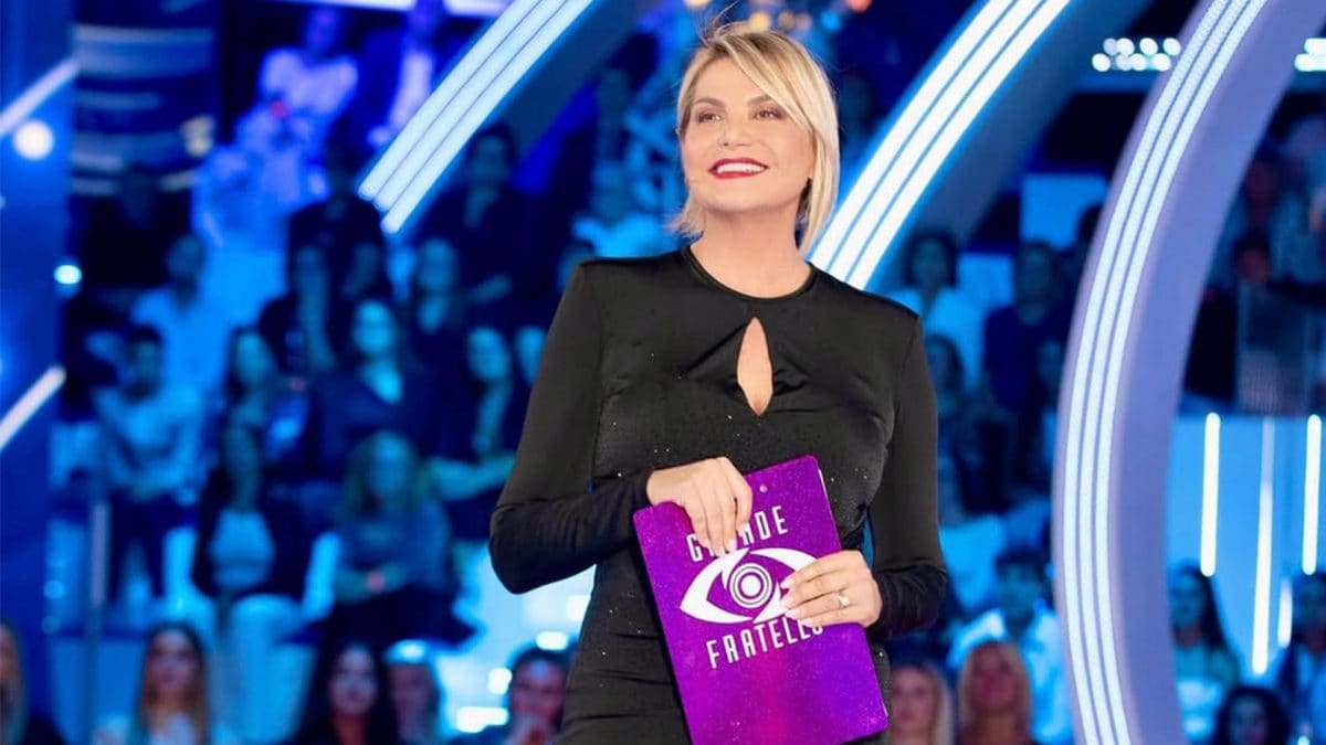 Simona Ventura nella prima puntata del Grande Fratello