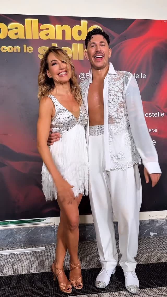 Barbara D’Urso in total white a Ballando con le stelle
