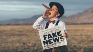 Come riconoscere un bugiardo, ce lo spiega uno psichiatra: “Postura e microespressioni sono fondamentali”