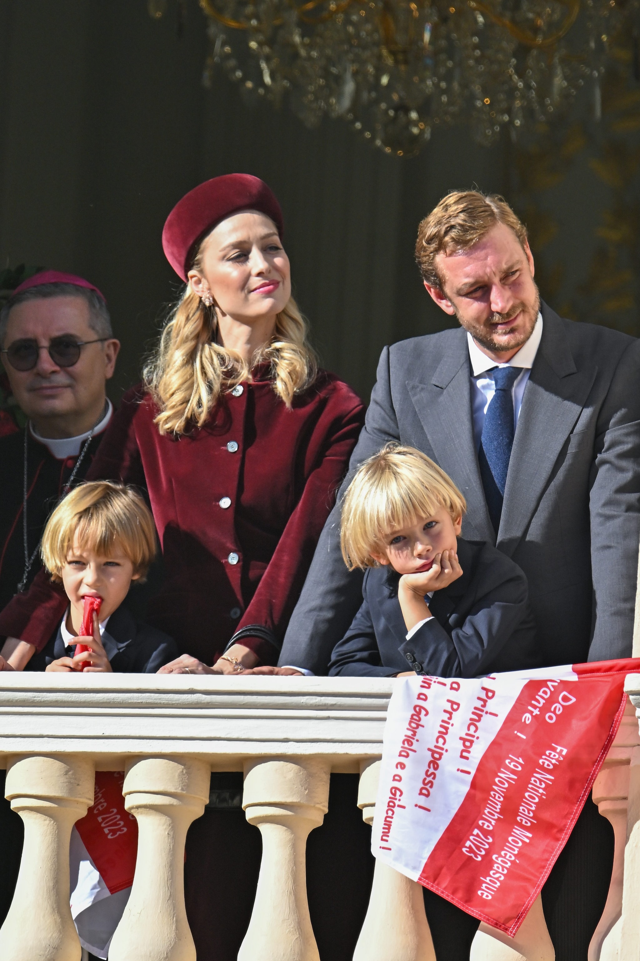 Beatrice Borromeo e Pierre Casiraghi coi figli Stefano e Francesco