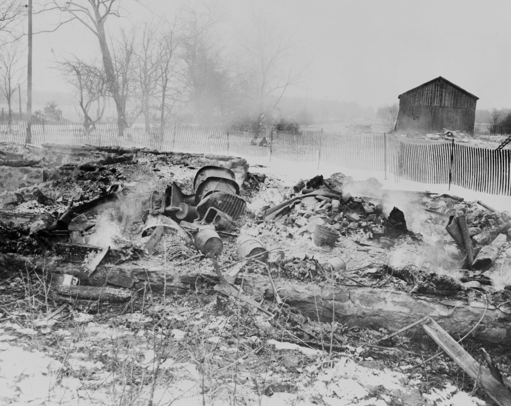 I resti della casa di Ed Gein dopo l’incendio
