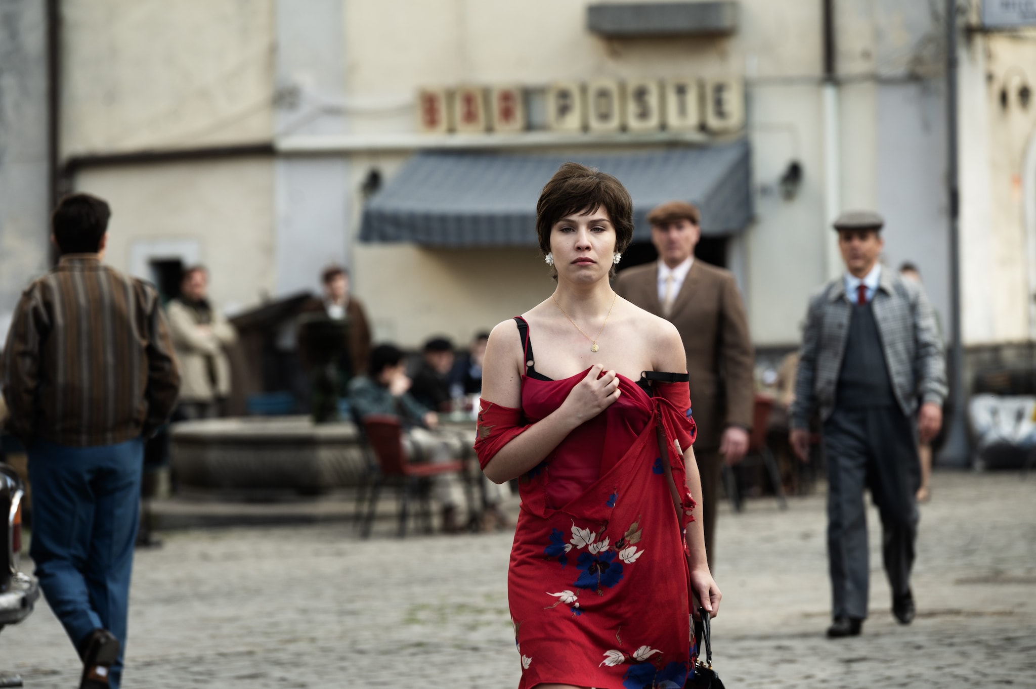 L’attrice Francesca Olia, che interpreta Barbara Locci nella serie, nel centro di Firenze