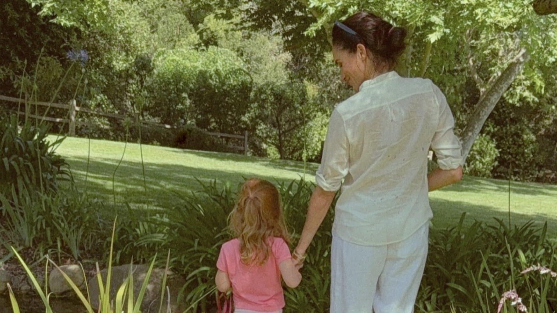 Le nuove foto di Lilibet Diana: la figlia di Meghan ha gli stessi capelli rossi di Harry