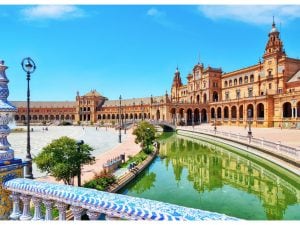Plaza-de-Espana-Seviglia-300x225.jpg