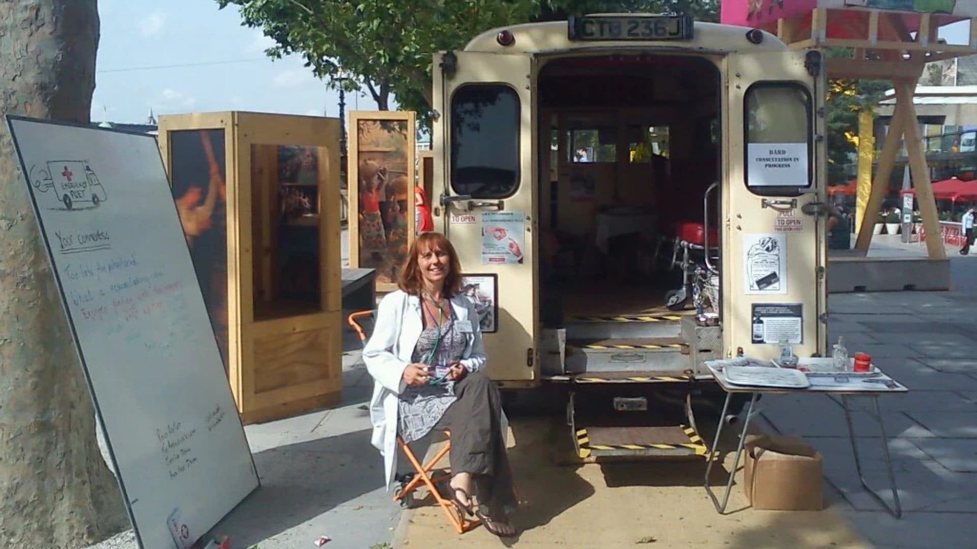 Deborah Alma, la creatrice di The Poetry Pharmacy