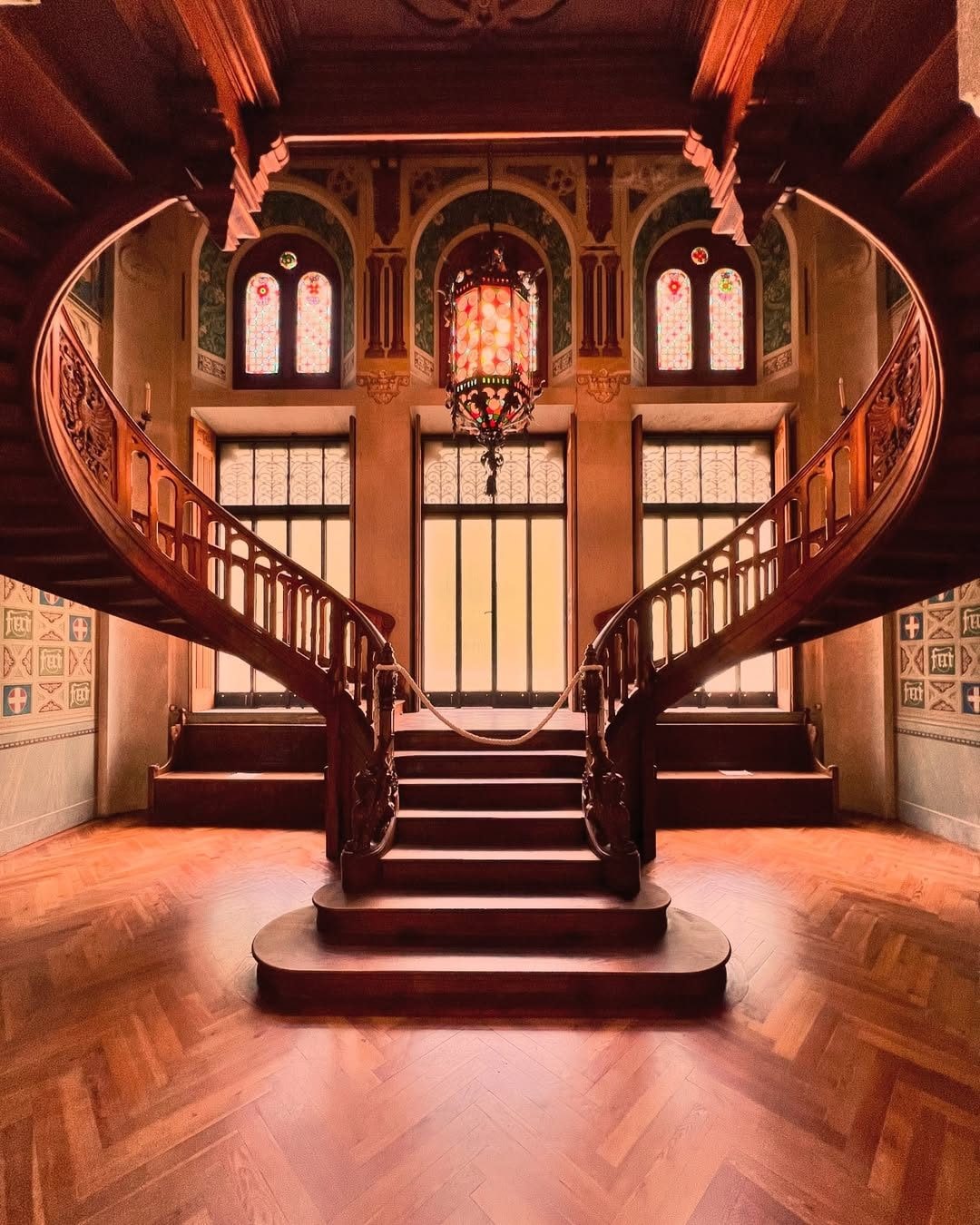 La suggestiva Scala del Castel Savoia