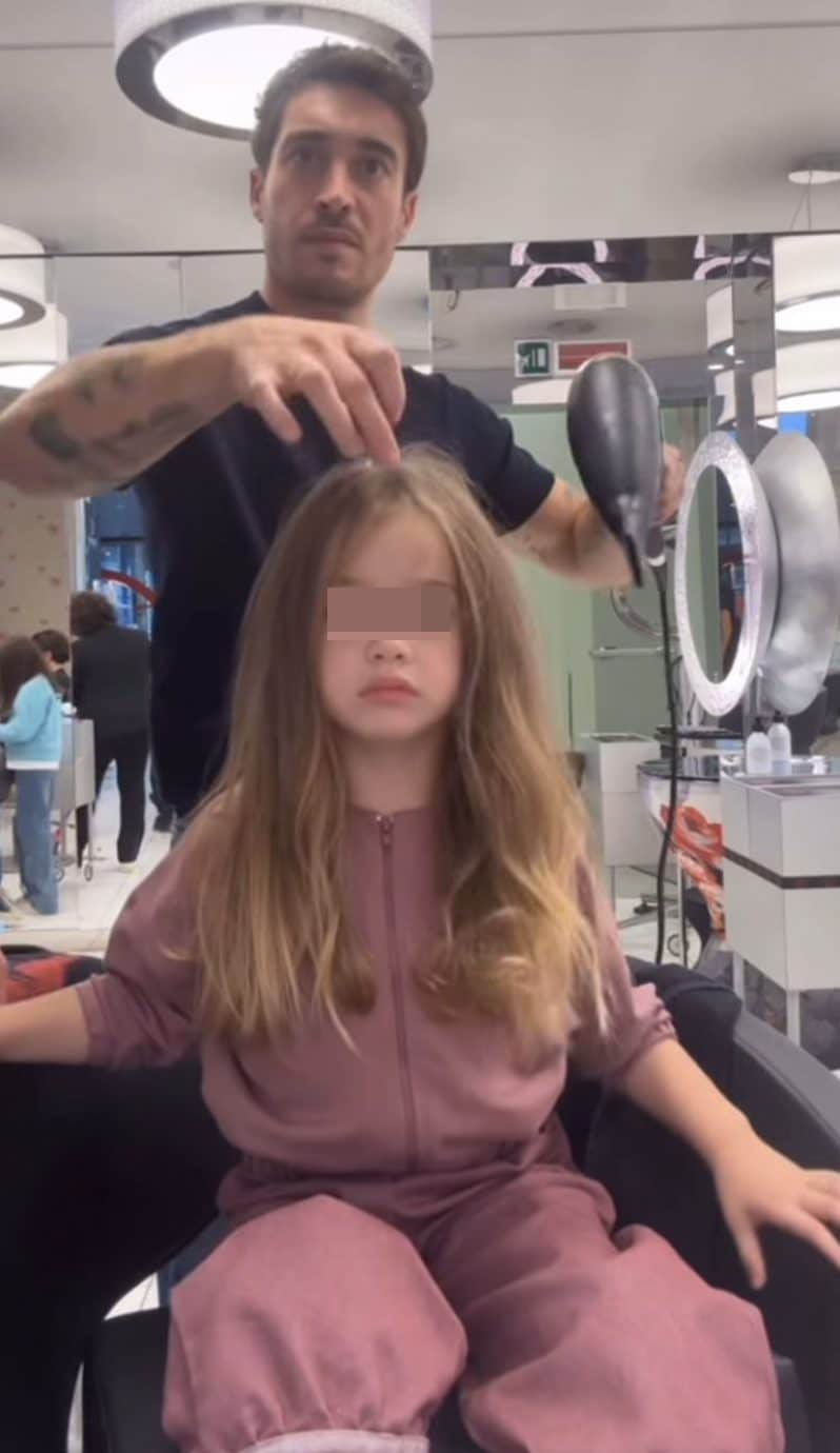 Luna Marì dal parrucchiere, il papà Antonino