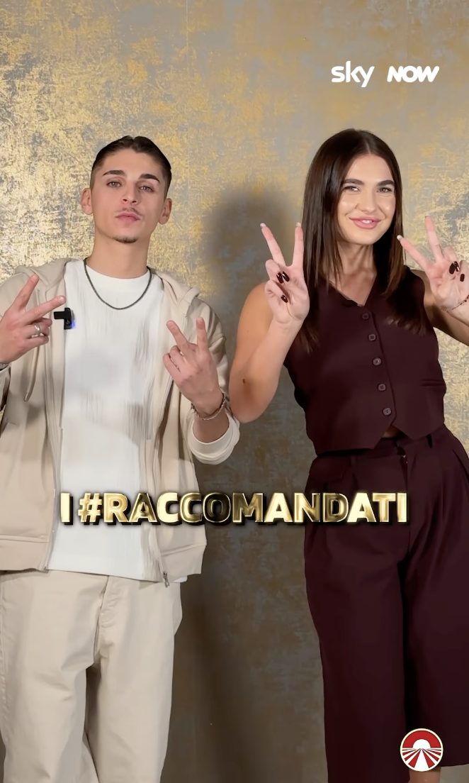 Chanel Totti col completo bordeaux nel promo di Pechino Express