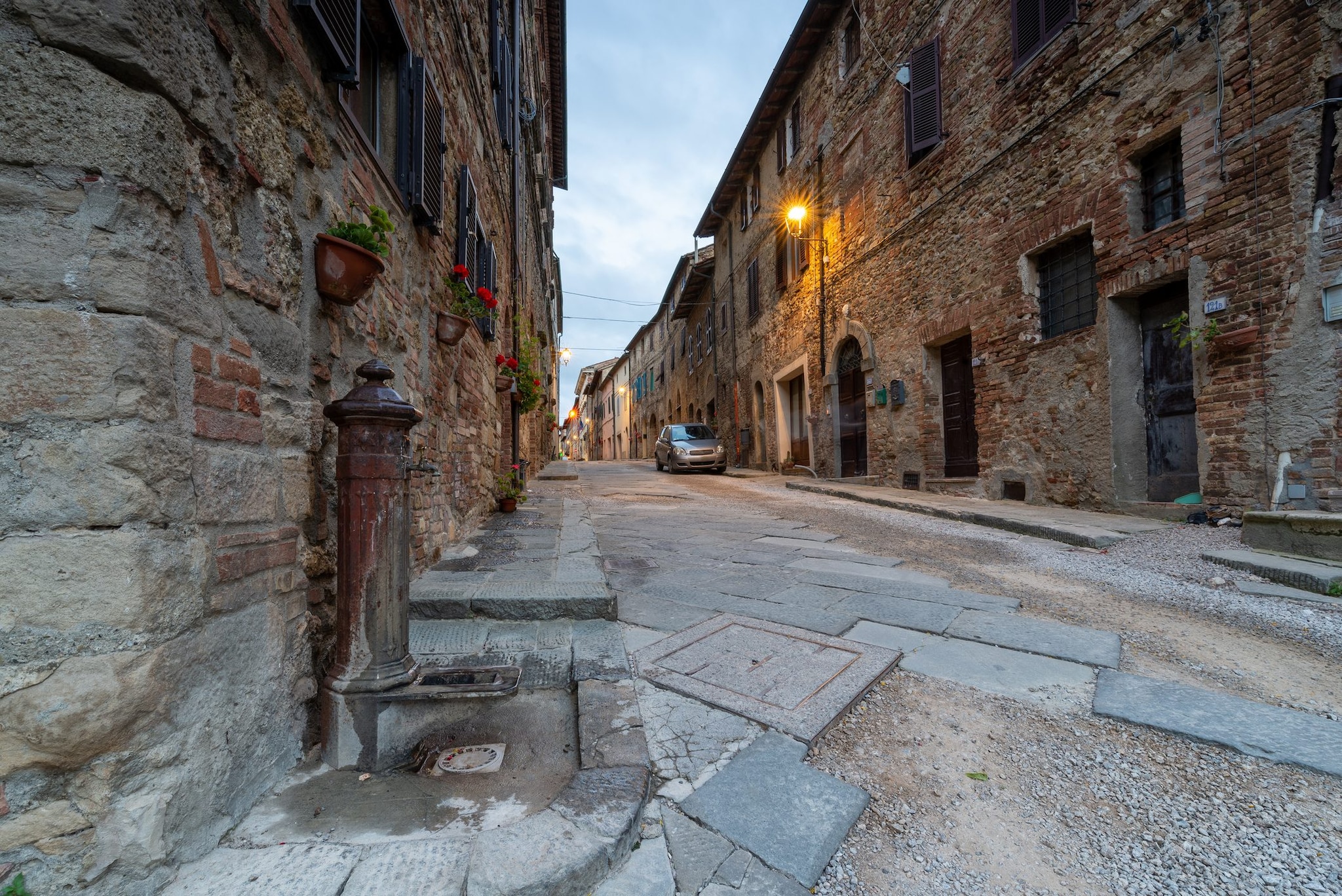 Una via di Radicondoli