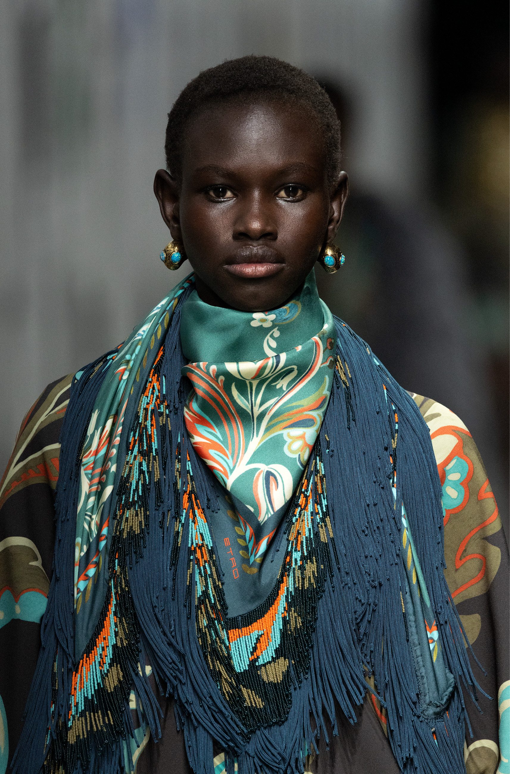 Foulard in seta con frange Etro