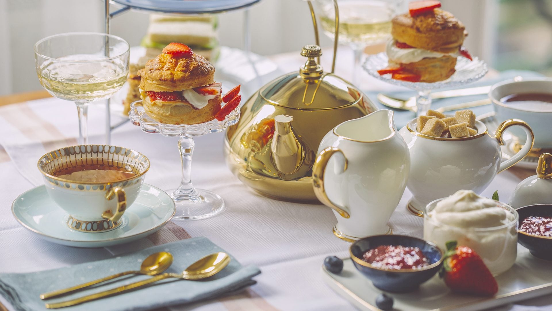 Afternoon tea: le migliori location in Italia dove bere il tè secondo la tradizione inglese