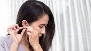 Allergia ai metalli: "La reazione compare dopo ore o giorni"