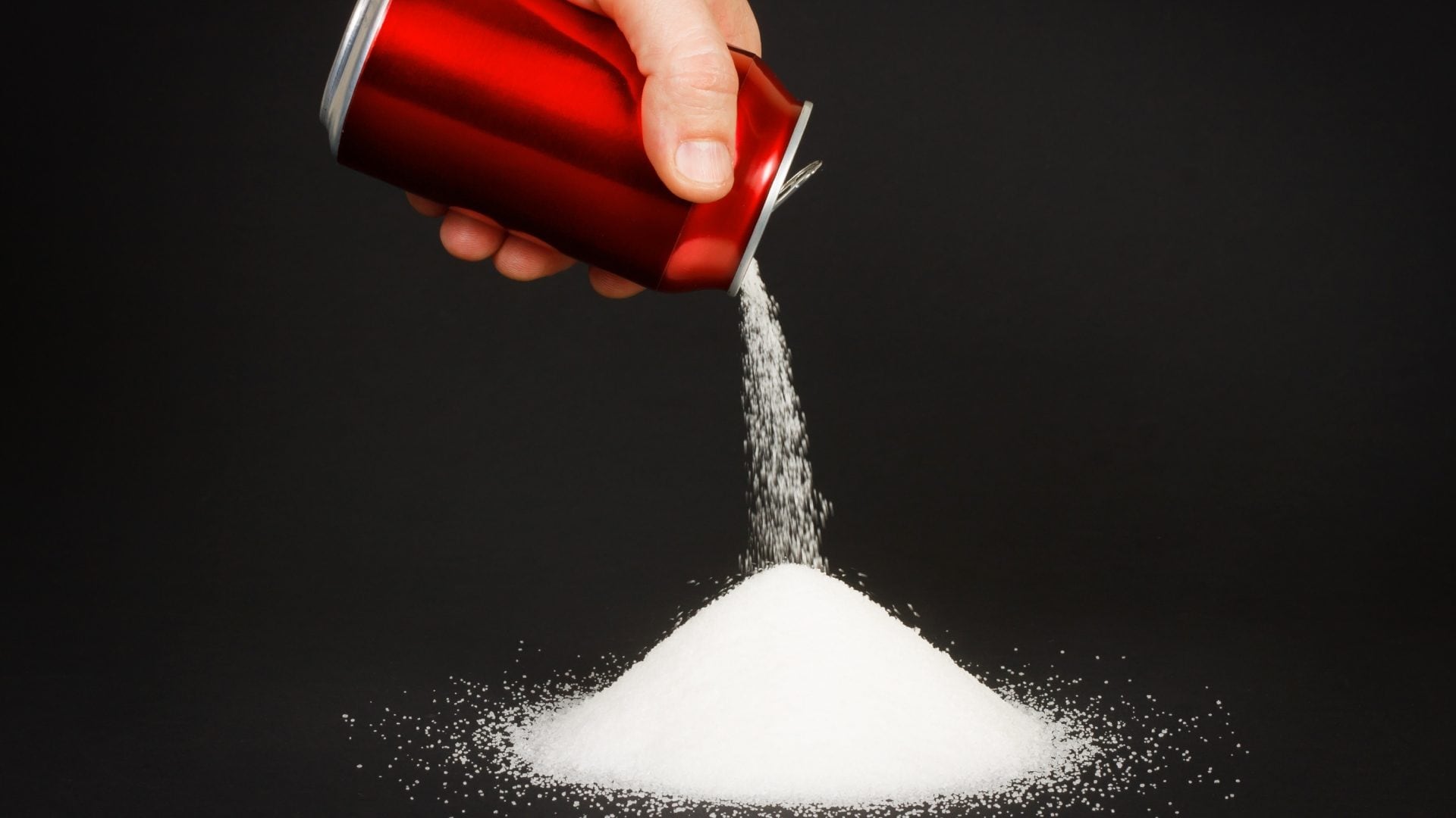 Bevande zuccherate, il nutrizionista “Una sola lattina fa superare il limite giornaliero consigliato dall'OMS”